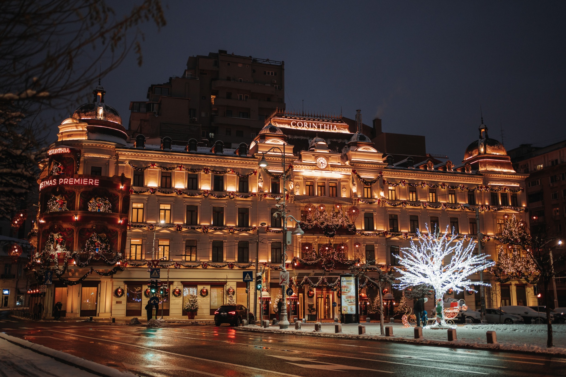 Corinthia, Christmas Premiere